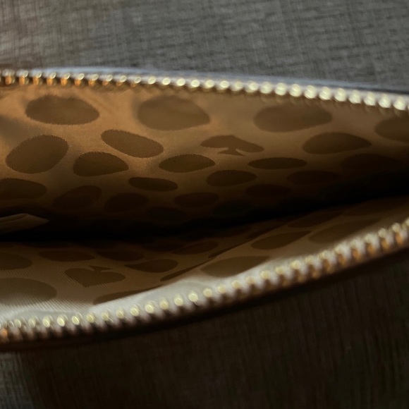 NWT's Large Kate Spade Wristlet - Picture 8 of 8